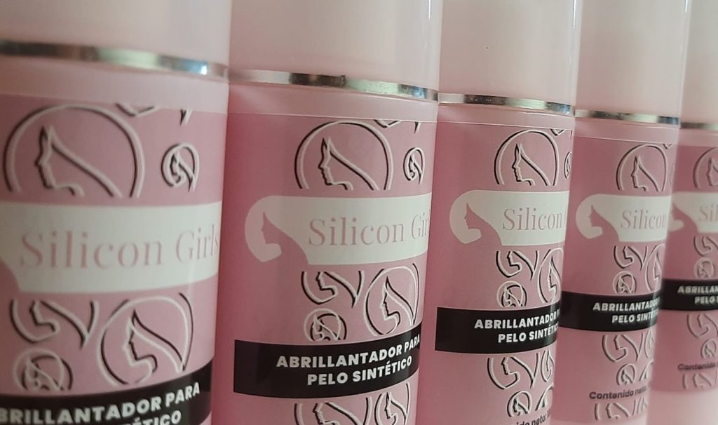 Abrillantador para pelo sintético