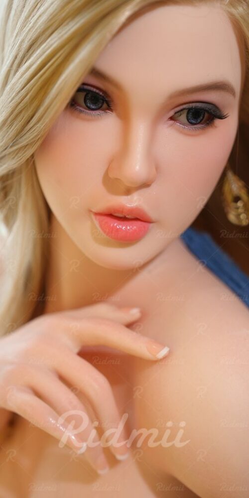 Olena - Image 11